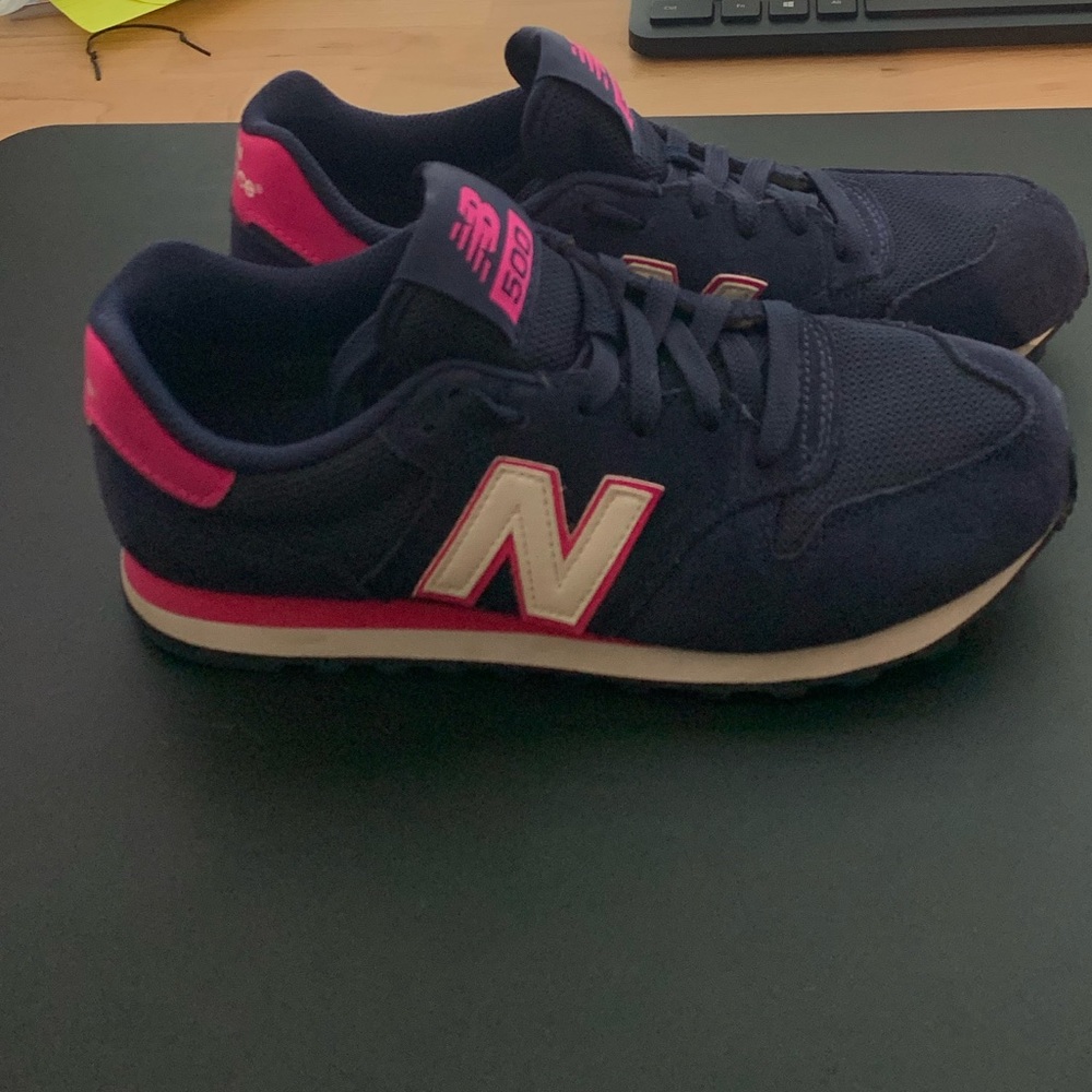 New Balance sneaker - navy blue, fuschia, white Size 7.5 - Picture 2 of 9